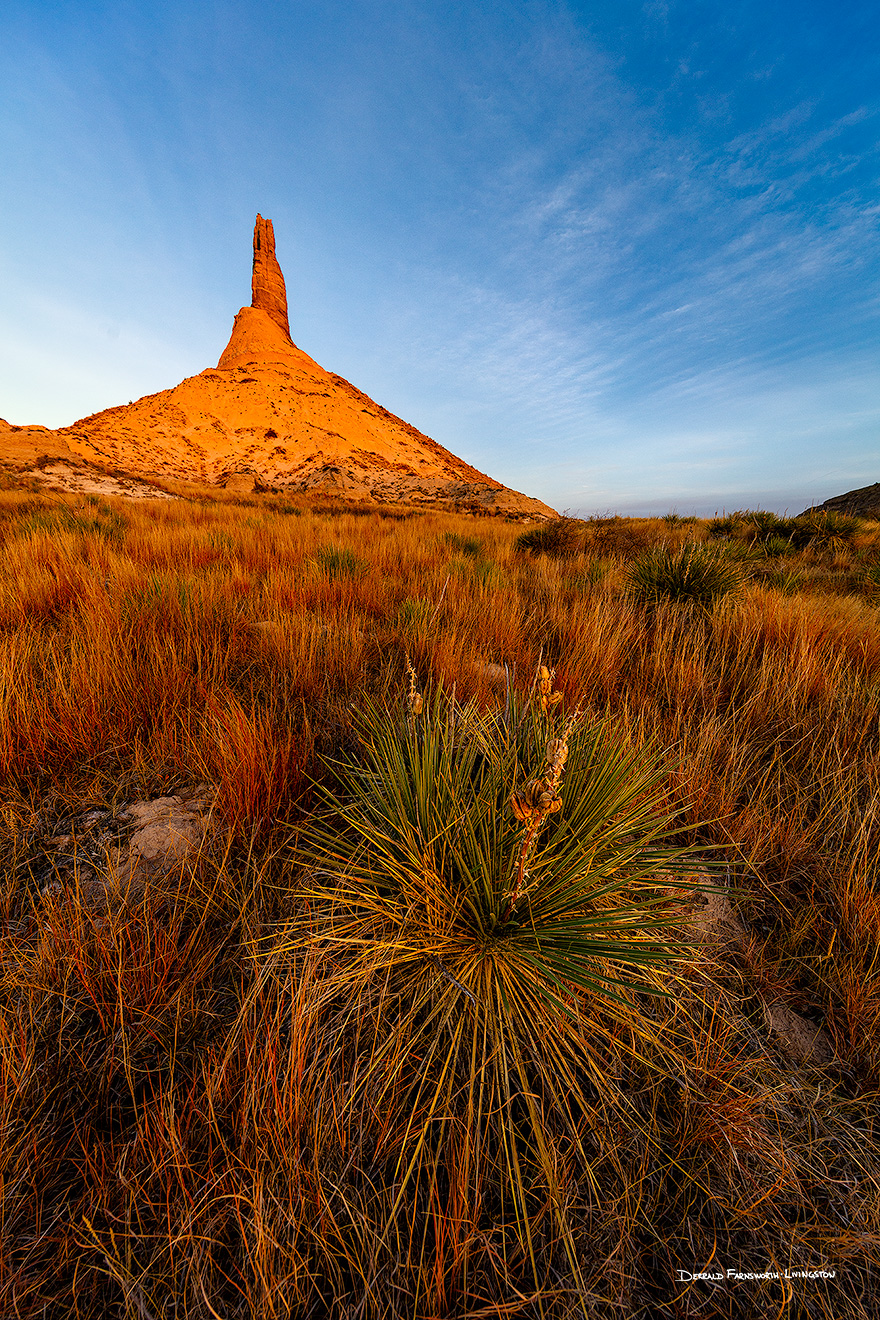 A scenic landscape Nebraska photograph of a sunset and Chimney Rock in western Nebraska. - Nebraska Picture